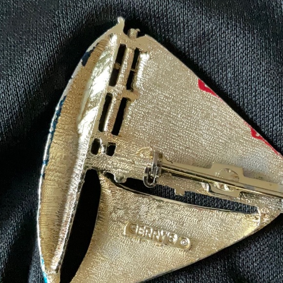 GERRY, Red,White & Blue Sailboat Brooch, Gorgeous Pin🔥🔥🔥🔥♥️ - Picture 3 of 5